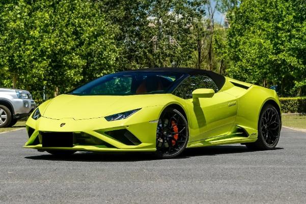 面包车撞上兰博基尼被索赔190万 兰博基尼是哪个国家的