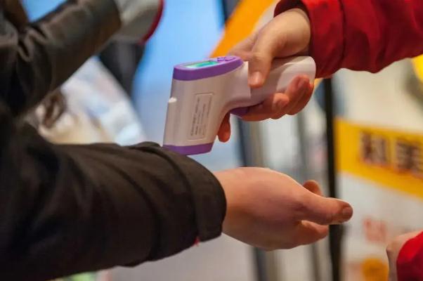 沪母女隐瞒行程来杭还未戴好口罩 新冠肺炎戴什么口罩