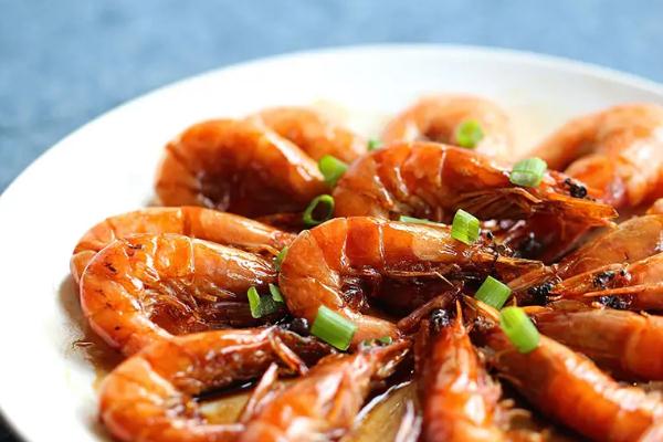 河虾要去虾线和虾头吗 河虾要煮多久能熟