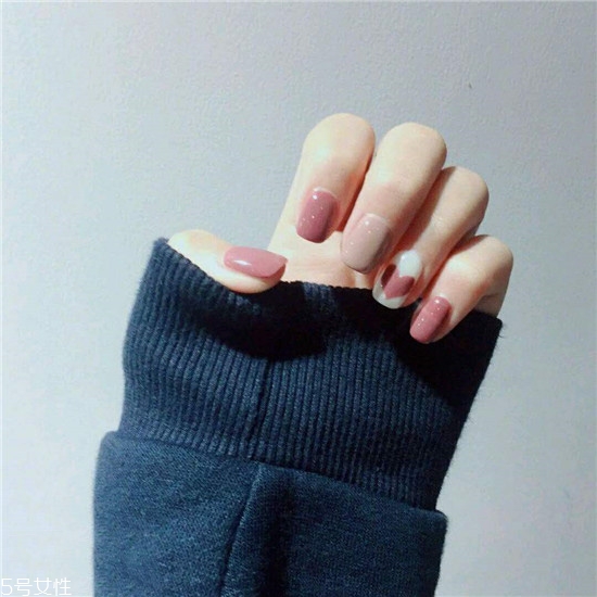 豆沙色美甲图片大全 豆沙色美甲图片2022新款式