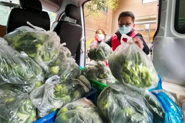 上海回应生活物资难抵家门现象 新冠肺炎的危害及影响