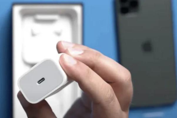 苹果不送充电器被判赔用户7千元 苹果手机充电器原装多少钱