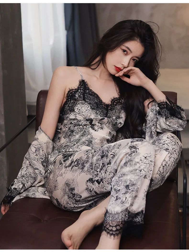 穿上这件蕾丝吊带裙，女友秒变小妖精