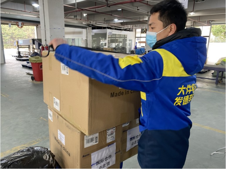 德邦物流怎么样:风雨无阻、假日无休,服务品质绝绝子