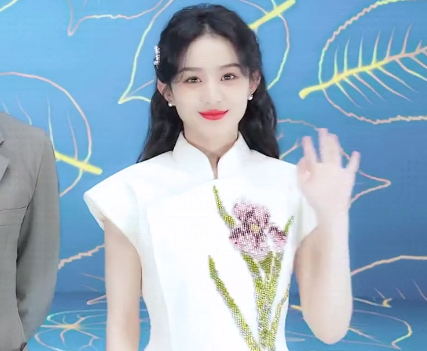 赵丽颖破除整容传闻，新剧预告厚唇没了，山根回凹脸还是有点方