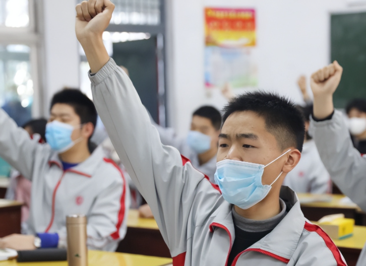 “2022高考”是近40年最简单一次?人数减少难度降低,但难易未知