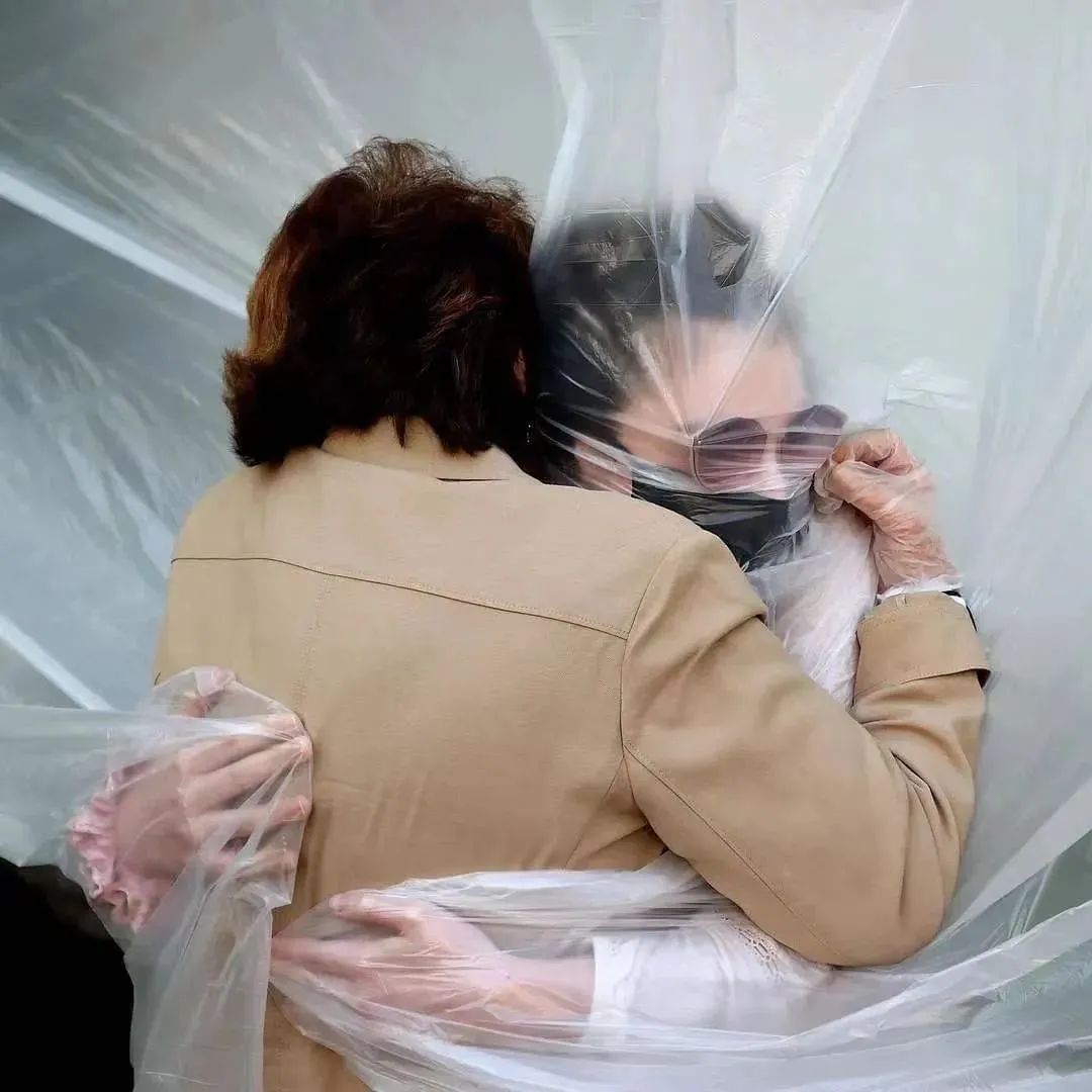 我，母胎solo，下载Tinder