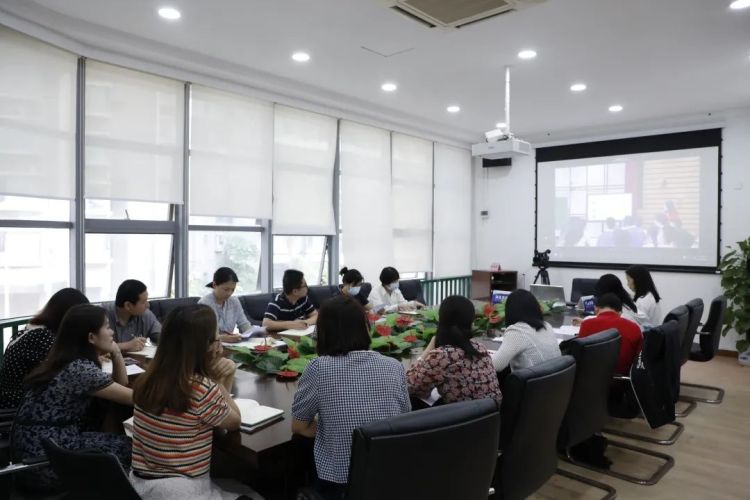 南山二外（集团）初中英语教研活动共研新课标、探索新教学