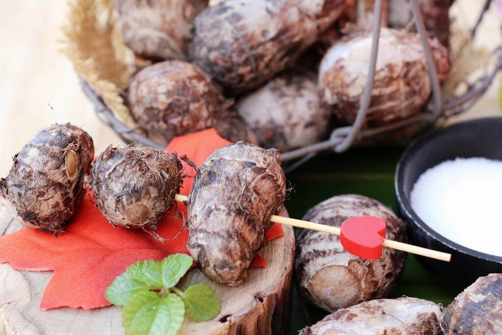 芋头要煮多久才熟?冷水煮还是热水?牢记这2点,芋头香软可口