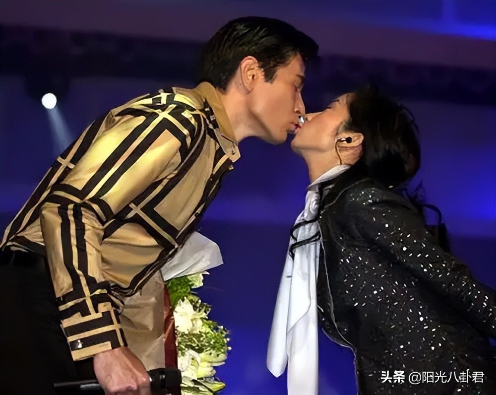 众女星与心仪男星同框名场面，杨幂骑谢霆锋肩上，吴昕见李晨大哭