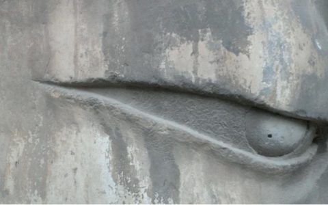 龙门石窟的卢舍那佛艺术特色，简单介绍一下龙门石窟的卢舍那大佛