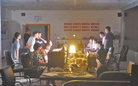 哪里有危险，哪里就有年轻人。