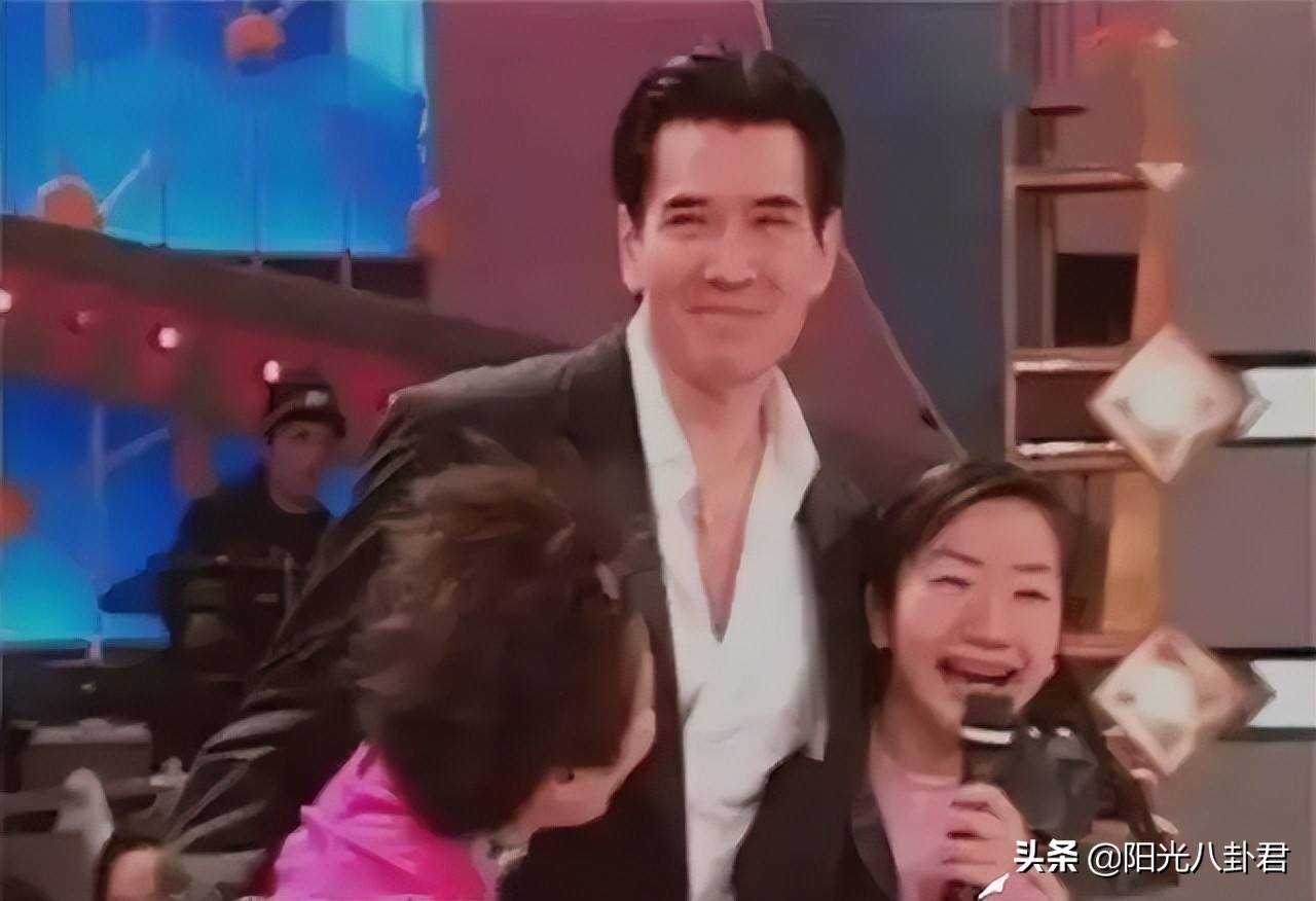 众女星与心仪男星同框名场面，杨幂骑谢霆锋肩上，吴昕见李晨大哭