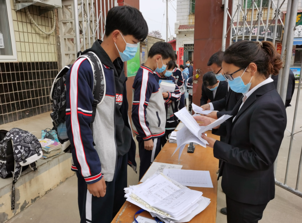 高考后，才知道“走读生”和“住宿生”的区别，不只体现在分数上