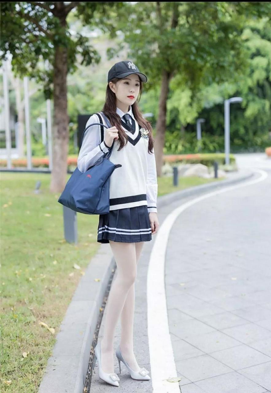 普通生活水平的人，一个月要赚多少钱才够花呢？