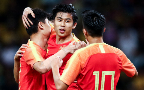 中国足协取消亚洲杯，乌云背后都有一线希望？国际足联官员宣布中国有可能举办世界杯-