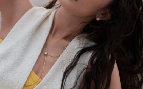 最后杨幂真实一次，雀斑慵懒风格，小麦色皮肤很高级。