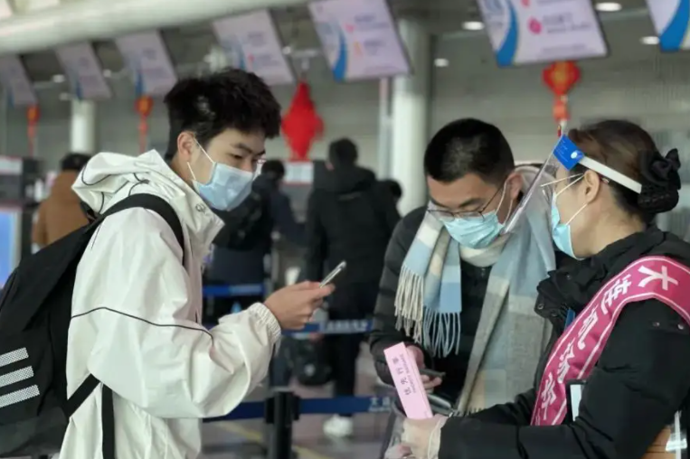 上海多所高校放假时间提前，郑州和武汉有“大动作”，隔离费全免