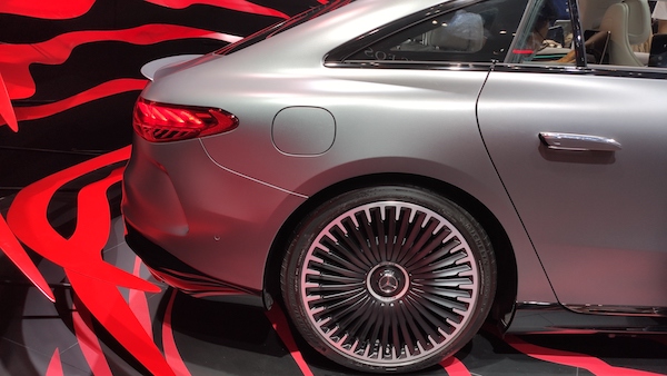 2022粤港澳车展豪车云集，BBA旗下纯电豪华车型齐亮相