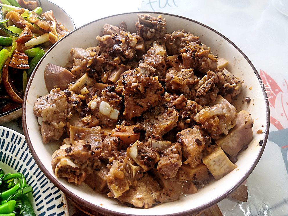 晒晒我家的午餐，两肉一菜不到50元，好吃接地气，一家三口吃光盘