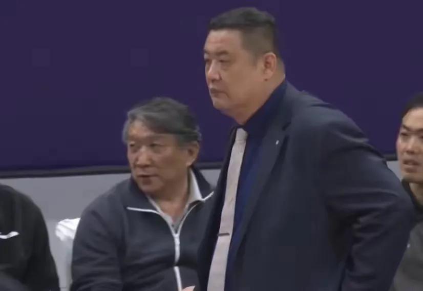 CBA消息，山东换帅又起波澜？四川打造全新教练组，赵继伟有担当