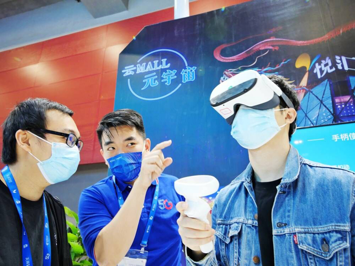 元宇宙风吹向社交,创业者前仆后继 巨头开始试水产品,玩法未摆脱传统