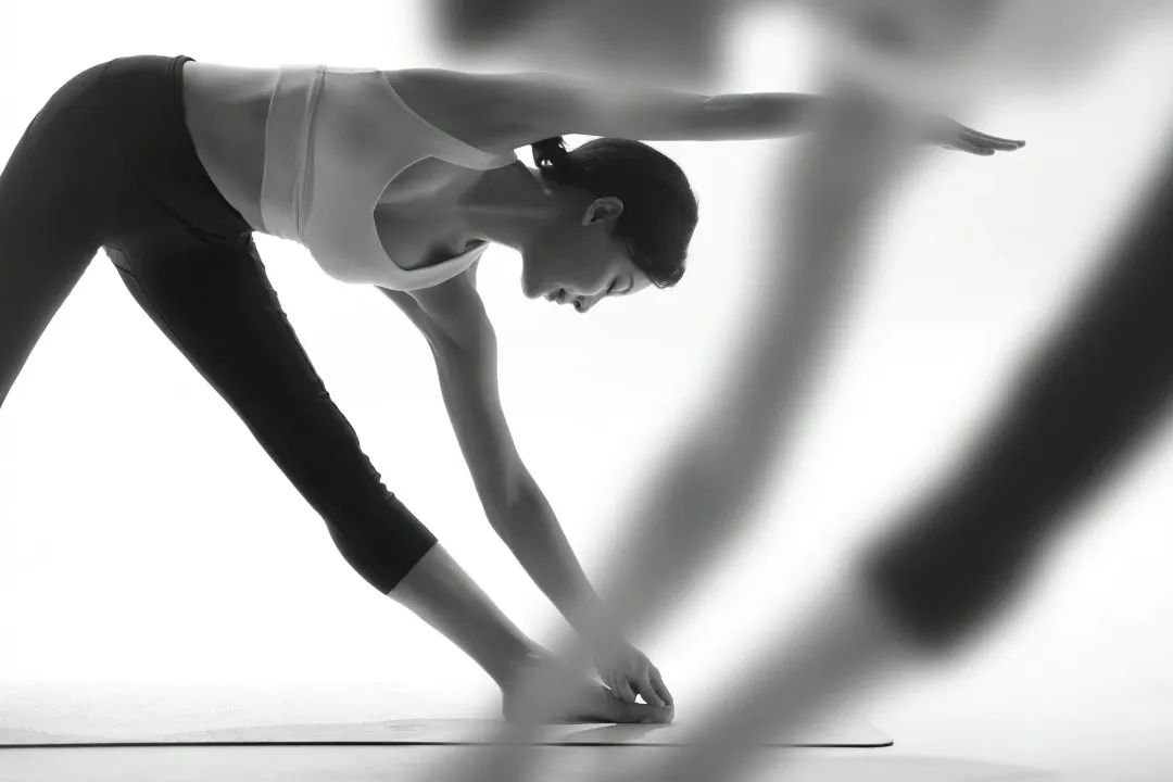 来吧！一起用「爱豆上身法」来健身！