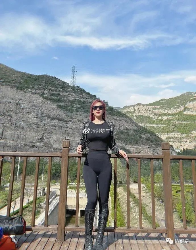 拥有0.7黄金腰臀比的山西辣妹，不敢多看