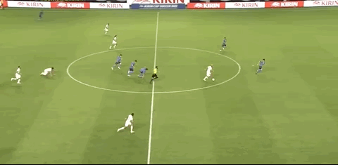 0-3！日本男足爆冷主场丢冠！33岁队长2送大礼，德甲锋霸空门不进