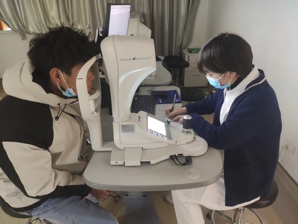 高考考生：报考对视力有要求的专业 考生须提前做好准备