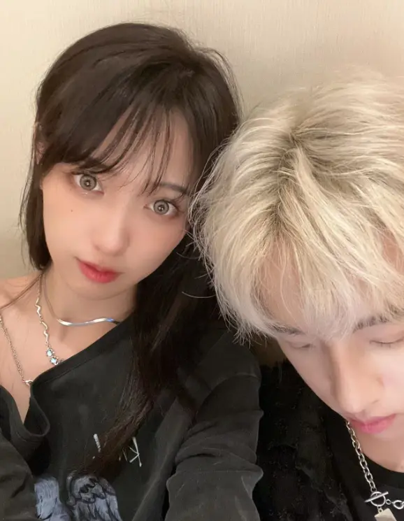 永不落幕的美女播音员宣布恋爱，男友身份曝光，和朋友拍亲密照被酸——