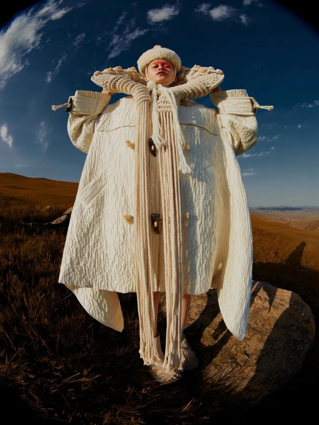 英雄联盟召唤师奖杯曝光，由蒂芙尼工匠精心打造